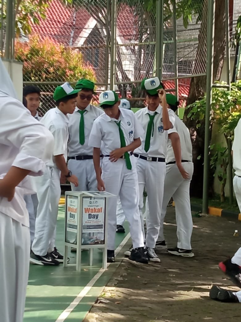 SMPIA 12 Al Azhar Rawamangun Adakan WAKAF DAY dan Peringatan Hari Pahlawan