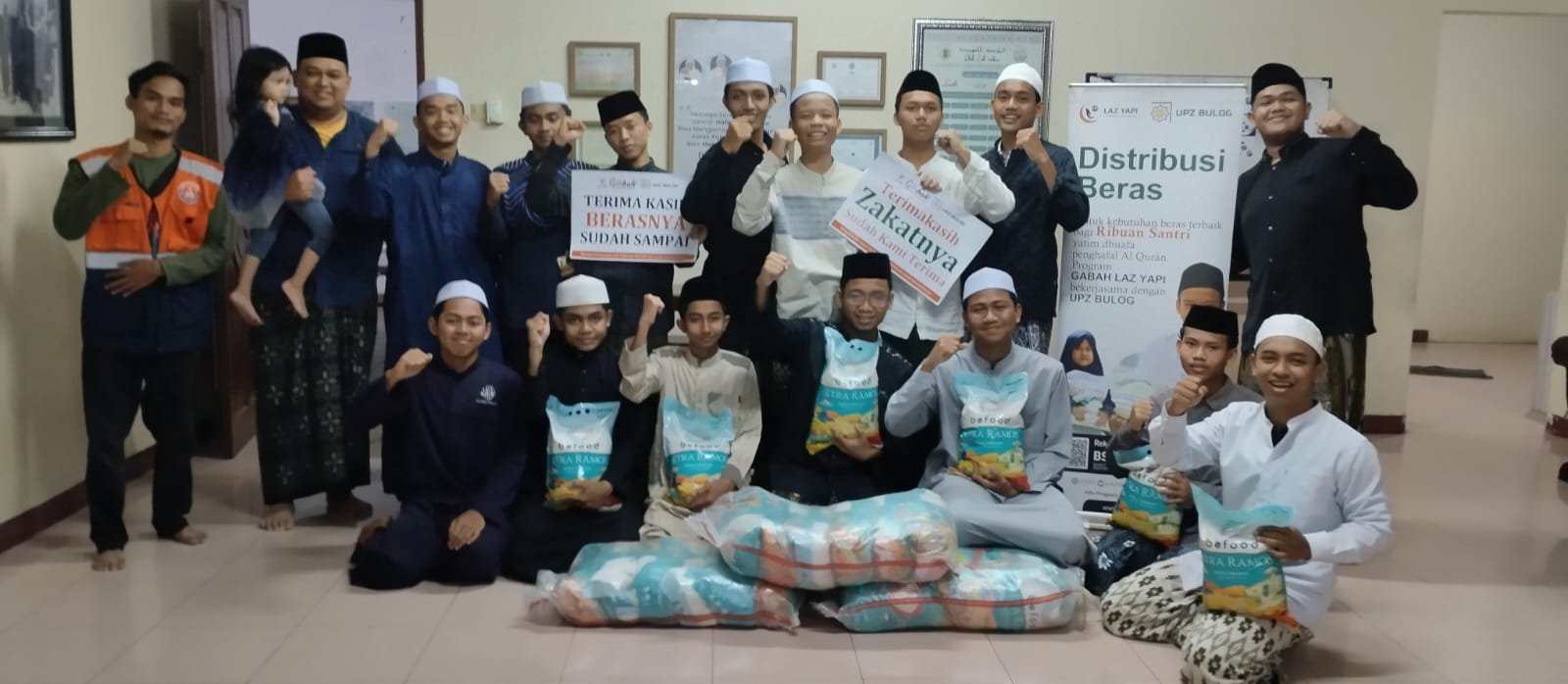 Sinergi Kebaikan: LAZ YAPI dan UPZ Bulog Salurkan Bantuan Beras untuk 8 Pondok Pesantren