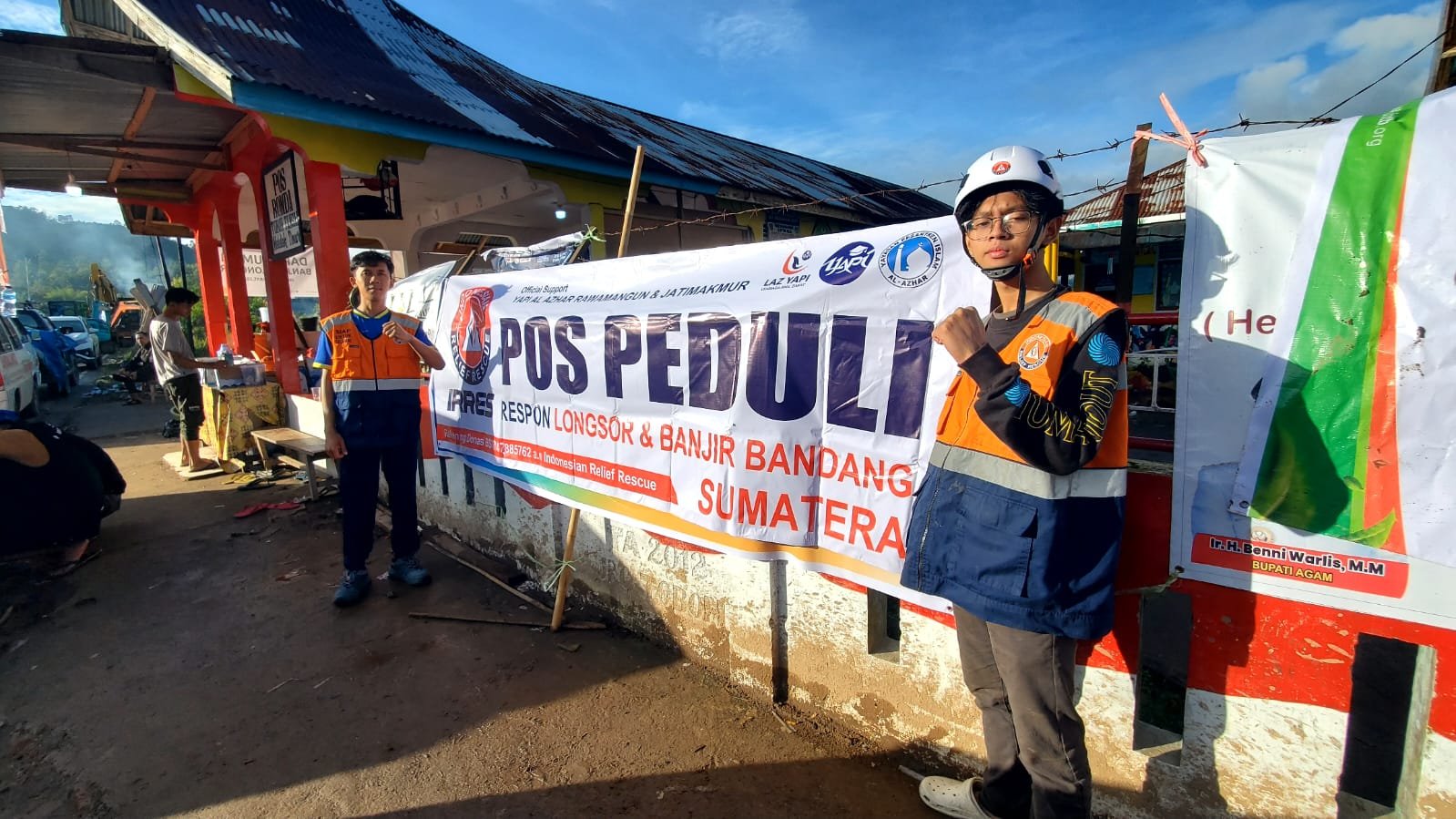 Tim YAPI al azhar Rawamangun-Jatimakmur Peduli di lokasi bencana  Agam Sumbar